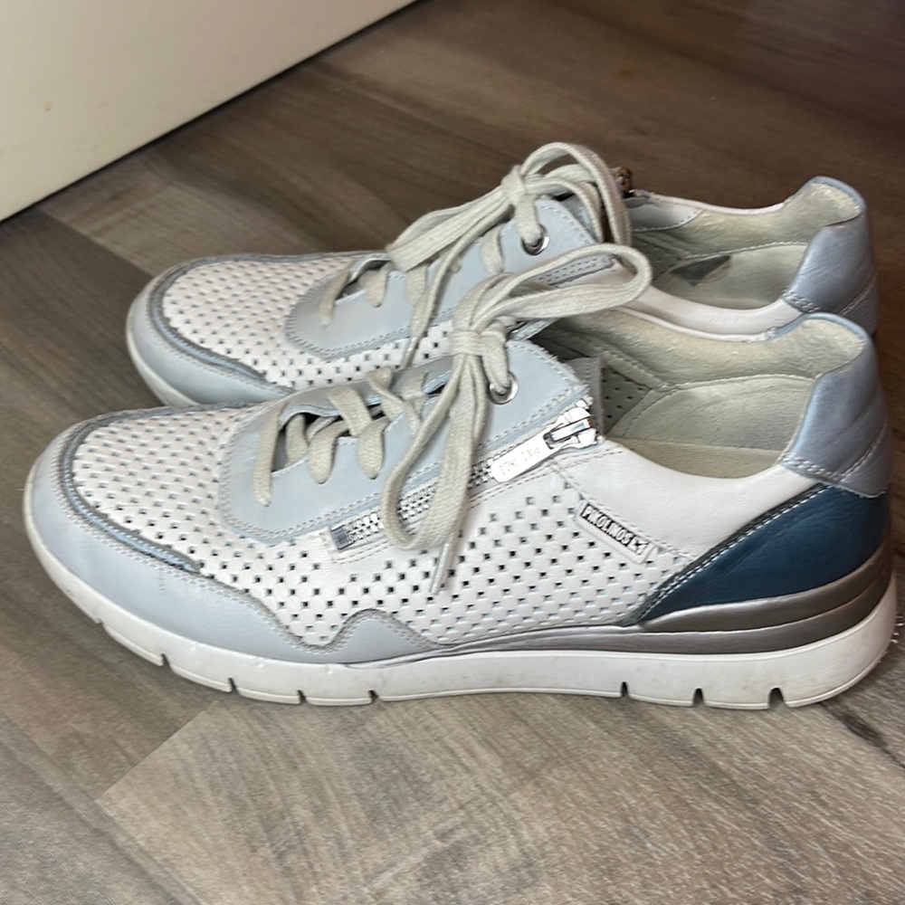 COPY - Pikolinos leather sneaker. Size 40/ or US 9.
